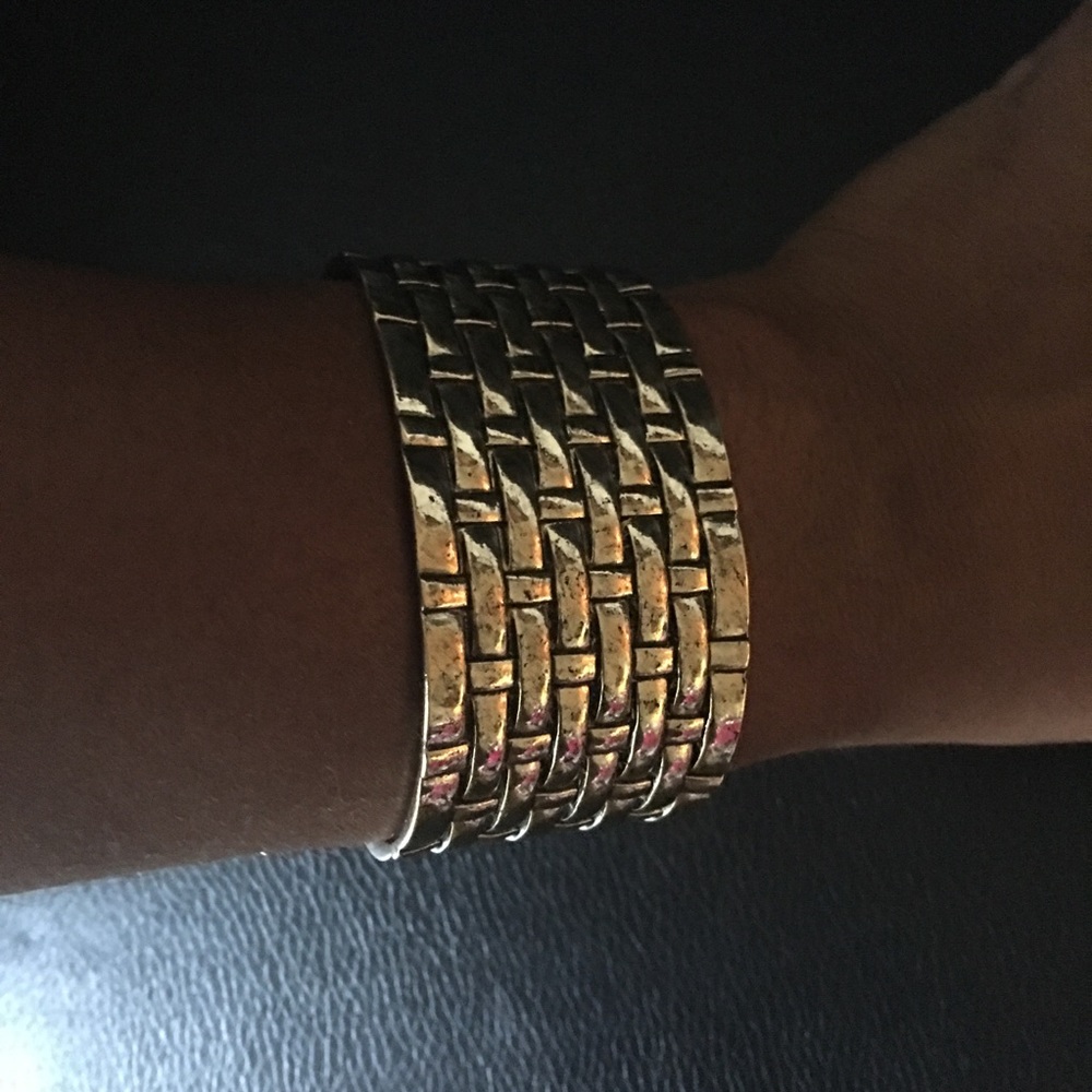 Cuff bracelets - Picture 3 of 4